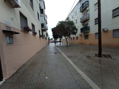 Piso con 2 habitaciones en colores - entreparques Sevilla