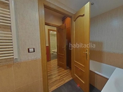 Piso con 3 habitaciones con ascensor, calefacción y aire acondicionado en Prat de Llobregat (El)