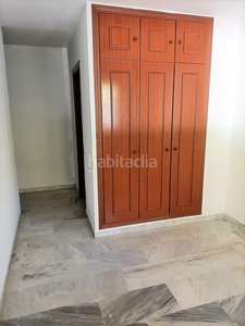 Piso con 3 habitaciones con ascensor y piscina en Marbella