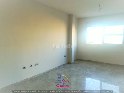 Piso con 4 habitaciones con ascensor, parking, aire acondicionado y vistas al mar en Oliva