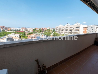 Piso dúplex con balcón, terraza y más en La Girada Vilafranca del Penedès