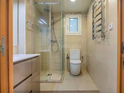 Piso en de valència 459 sagrada familia 110m, 4 hab, 2 baños, ascensor, calefacción, balcón y patio 419.000€ en Barcelona