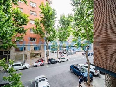 Piso en hispanoamerica, 183 m2, 4 dormitorios, 3 baños, 945.000 euros en Madrid