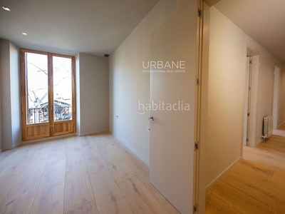 Piso en venta , con 105 m2, 2 habitaciones y 2 baños, ascensor y aire acondicionado. en Barcelona