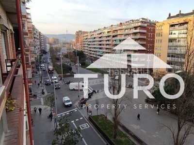 Piso en venta , con 69 m2, 3 habitaciones y 1 baños y ascensor. en Barcelona