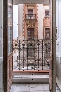 Piso en venta en plaza del general vara de rey en Madrid