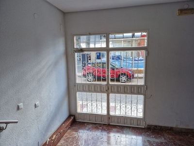 Piso en venta en polígono guadalhorce, 3 dormitorios. en Málaga
