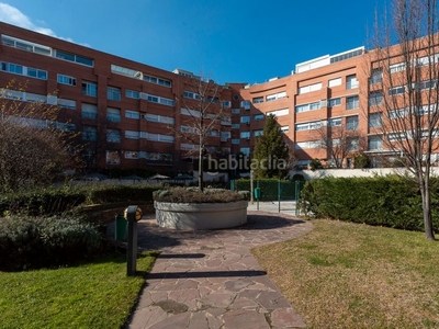 Piso espectacular bajo con jardín en conde orgaz en Madrid