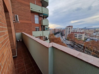 Piso espectacular piso de 4 habitaciones a un paso del centro en Sabadell