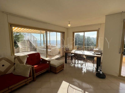 Piso fabuloso penthouse con vistas espectaculares y piscina privada en Sant Feliu de Guíxols