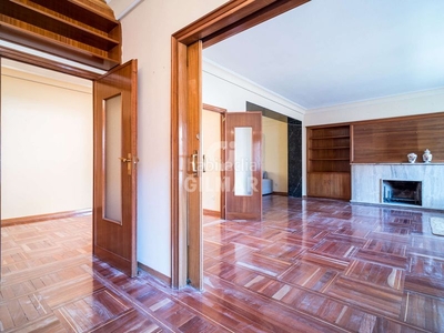Piso fantastica casa familiar en castello con garaje en Madrid