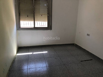 Piso * oportunidad * piso 71 m2 - 2 habitaciones - barri gracia - a 10 minutos andando renfe sud en Sabadell