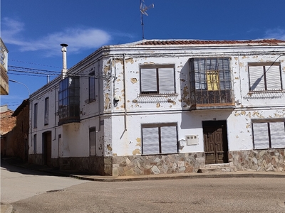 Venta de casa con terraza en Santiago Millas