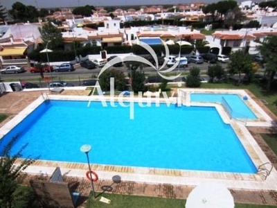 Venta de piso con piscina en Matalascañas (Almonte)