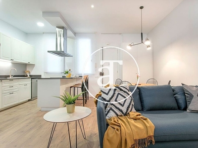 Alquiler de piso en El Raval de 2 habitaciones con muebles y calefacción