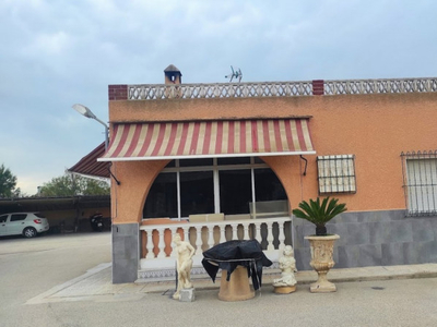 Casa con terreno en Elche