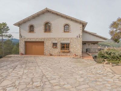 Casa con terreno en Sant Salvador de Guardiola