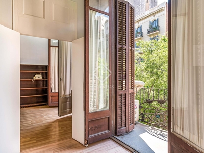 Piso de 179m² con 6m² terraza en venta en Eixample Derecho