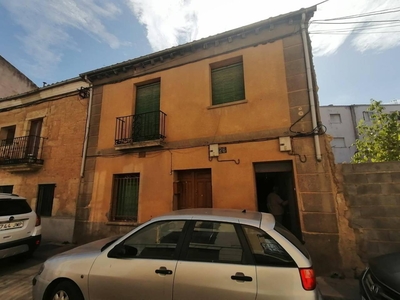 Venta Casa adosada en Calle RASTRILLO 26 Ciudad Rodrigo. A reformar con terraza 222 m²