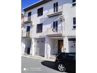 Venta Casa unifamiliar en Calle nogal Baza. Buen estado 180 m²