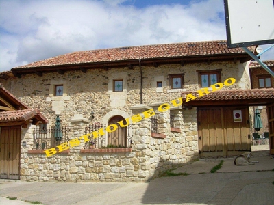 Venta Casa unifamiliar Santibáñez de La Peña. Con terraza 381 m²