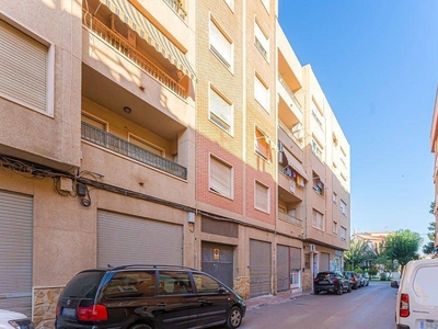 Venta Piso Callosa de Segura. Piso de cuatro habitaciones