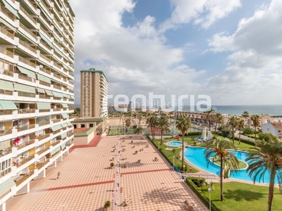 Alquiler piso con 2 habitaciones amueblado con ascensor, parking, piscina, aire acondicionado y vistas al mar en Puig