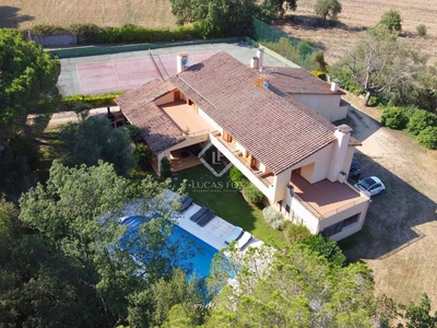 Casa / villa de 590m² en venta en Santa Cristina