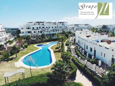 Dúplex en venta en La Concha-Resina Golf, Estepona