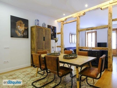 Elegante apartamento de 2 dormitorios en alquiler en Malasaña
