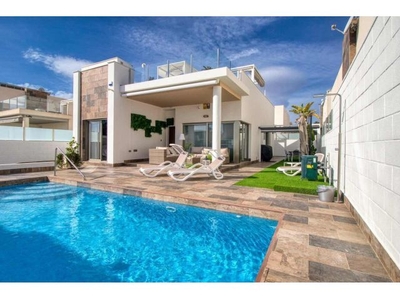 Oportunidad Villa 3 hab. con piscina en Orihuela Costa