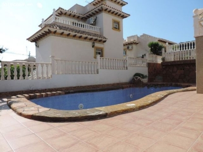 Villa en Venta en Orihuela Costa, Alicante