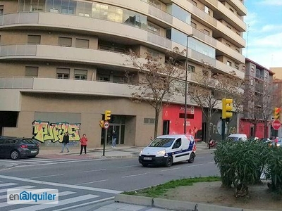 Alquiler de Piso en avenida Cesareo Alierta, 86