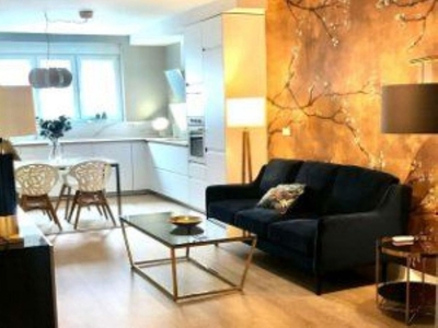 Alquiler de piso en avenida Madrid de 1 habitación con garaje y muebles