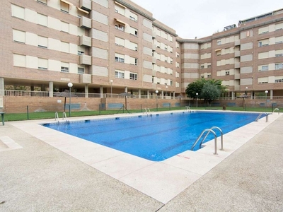 Alquiler de piso en Buenavista-Valparaíso-La Legua de 4 habitaciones con terraza y piscina