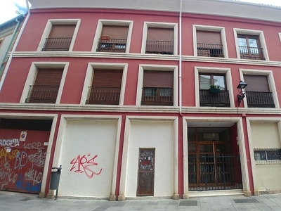 Alquiler de piso en Centro - Palencia de 4 habitaciones con garaje y ascensor