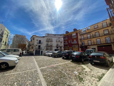 Alquiler de piso en Ctra. Circunvalación - La Magdalena de 3 habitaciones con muebles y balcón