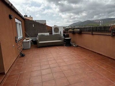 Alquiler de piso en Els Canyars de 3 habitaciones con terraza y piscina