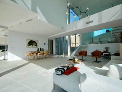 Fantástica casa de diseño en urbanización exclusiva junto a campo de golf en Sitges