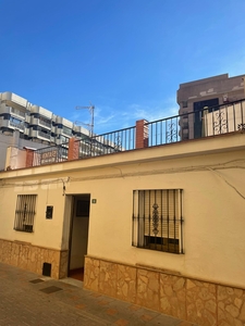 Casa en venta,en calle Tostón, centro de Fuengirola. Venta Zona Puerto Deportivo