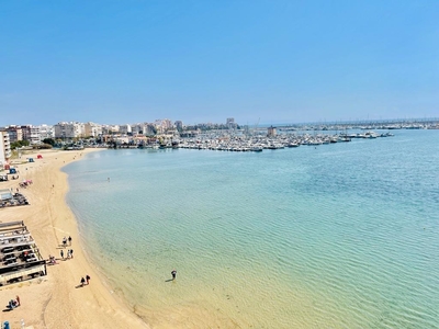 NUEVO PRECIO!!! ATICO EN PRIMERA LINEA CON VISTAS AL MAR, PISCINA COMUNITARIA EN PLAYA ACEQUION