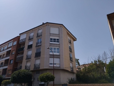 Piso en alquiler en calle Linares Rivas de 2 habitaciones con muebles y calefacción