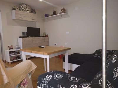 Piso en alquiler en Peñamefecit - Avda Barcelona de 2 habitaciones con muebles y balcón