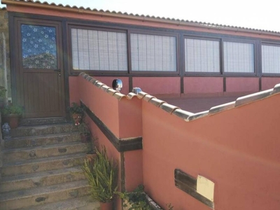 Venta Casa rústica Guía de Isora. 90 m²