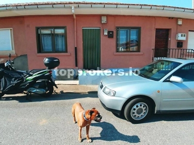 Venta Casa rústica Pozuelo del Páramo. Buen estado 60 m²