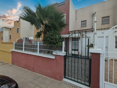 Venta Casa unifamiliar en Calle Bidasoa Orihuela. Con terraza 100 m²