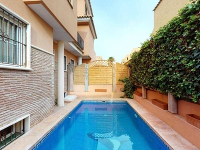 Venta Casa unifamiliar Torrevieja. Con terraza 153 m²