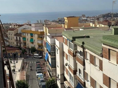 Venta Piso Benalmádena. Piso de tres habitaciones en Calle Flores. A reformar cuarta planta con terraza