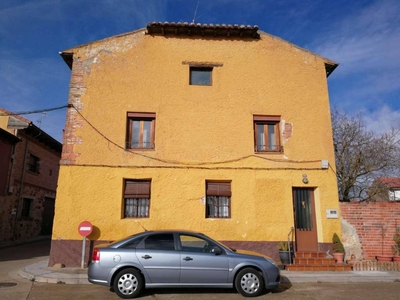 Venta Piso Herrera de Pisuerga. Piso de tres habitaciones en CALLE DOCTOR ABAD 33. Herrera de Pisuerga (Palencia).