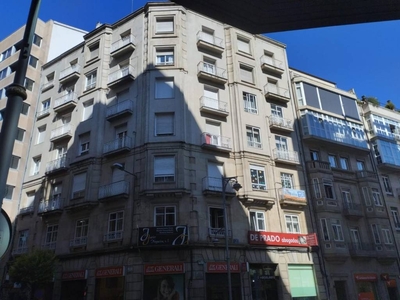 Venta Piso Ourense. Piso de cuatro habitaciones Buen estado con balcón